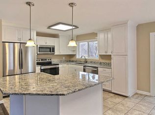 333 Laurel Lake Rd, Bartonsville, PA 18321