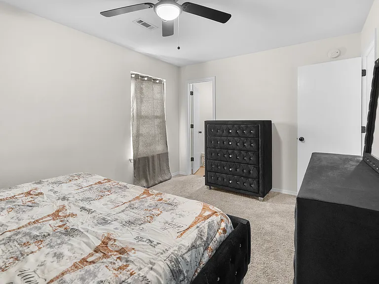 1138 S Sherman Ave — Photo 9