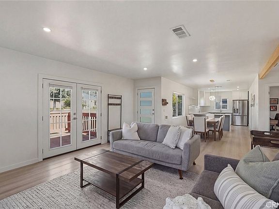 2nd image of 910 Arwin St