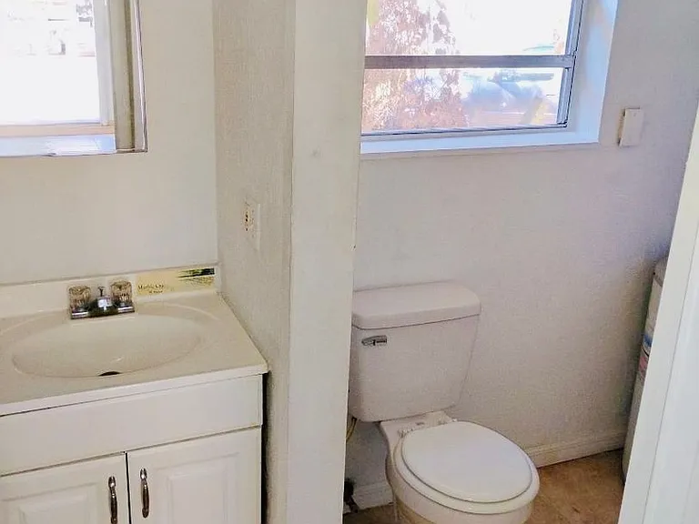 5038 & 5040 S Ridgewood Ave — Photo 10