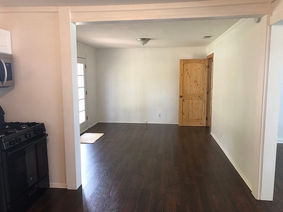 1st image of 101 Lakeview St