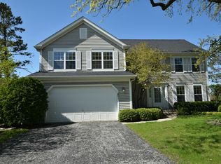 851 Waterford Dr, Grayslake, IL 60030