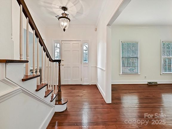 3rd image of 7811 Biddstone Ct
