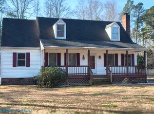 128 N Oakes Cir, Saluda, VA 23149