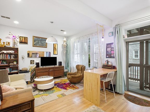 5th image of 827 W Lawrence Ave APT 1S