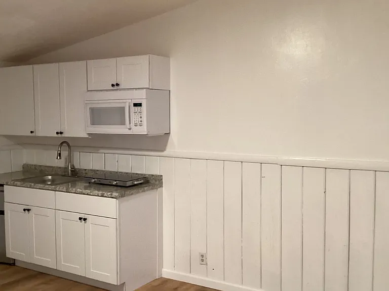 966 Modesto Ave — Photo 4