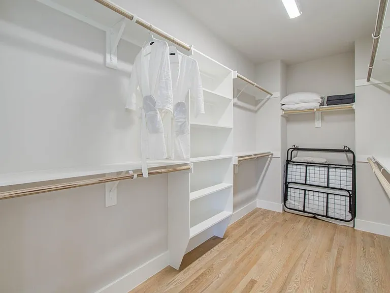 5215 Noble St #B — Photo 30