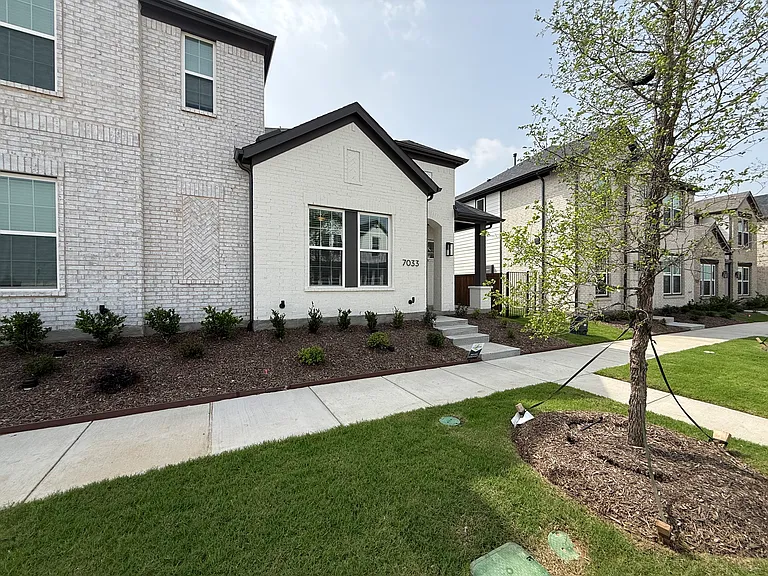 7033 Lathrop Ln — Photo 24