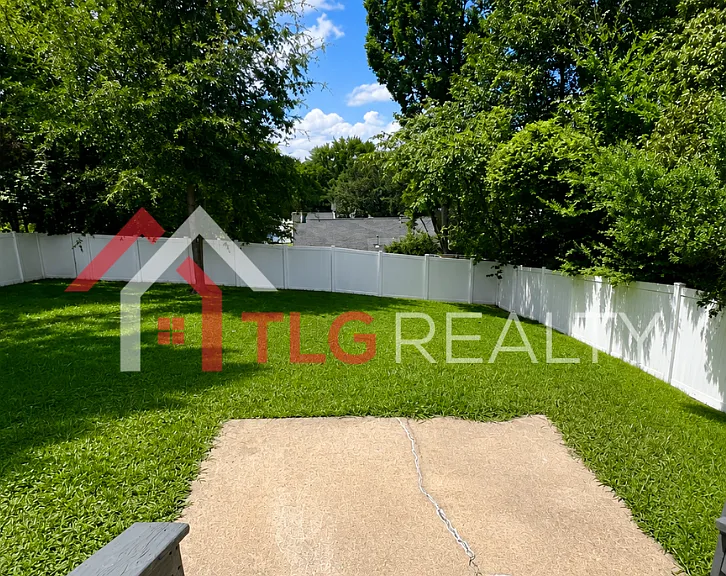 3821 Rosedown Dr — Photo 15