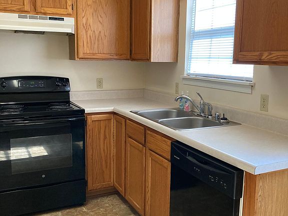 2nd image of 2532 Jersey Ct #A