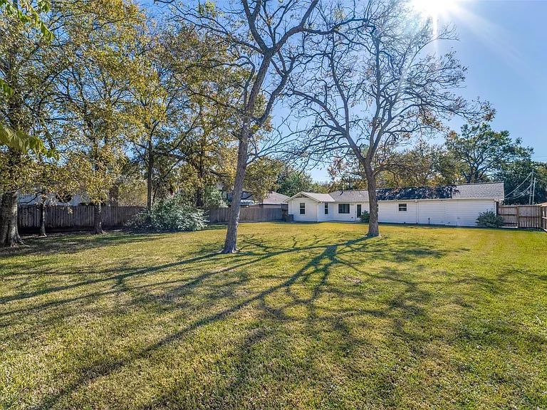 4502 Brookwoods Dr — Photo 20
