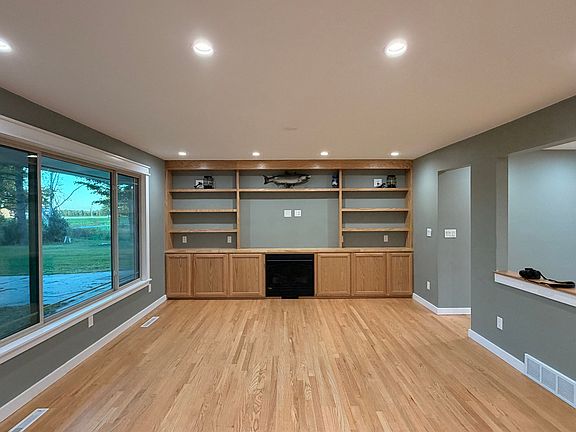 5th image of 670 E Baker Rd