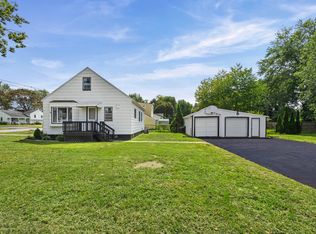 325 Fetzner Rd, Rochester, NY 14626