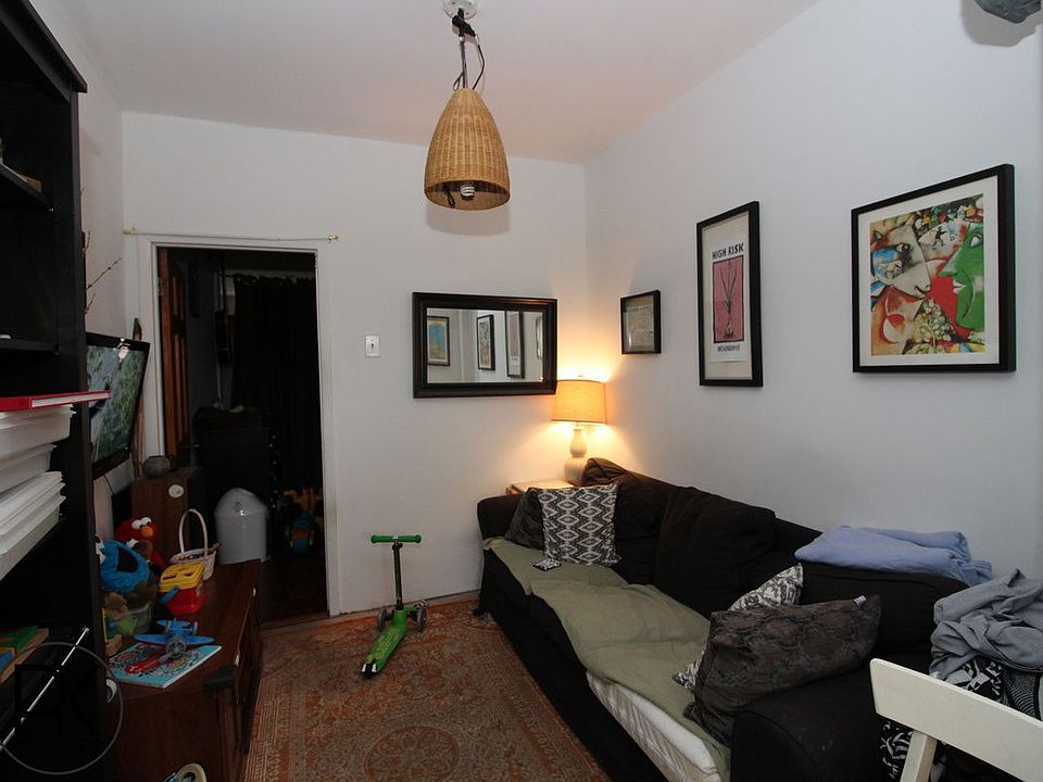 2nd image of 106 Greenpoint Ave APT 3L
