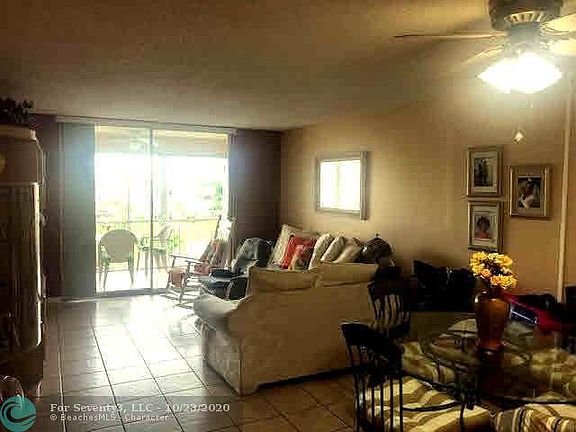 3rd image of 206 SE 10th St APT 405