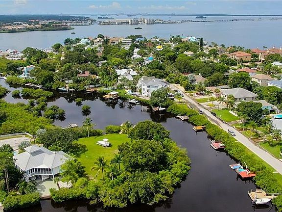 2nd image of 213 Lagoon Dr