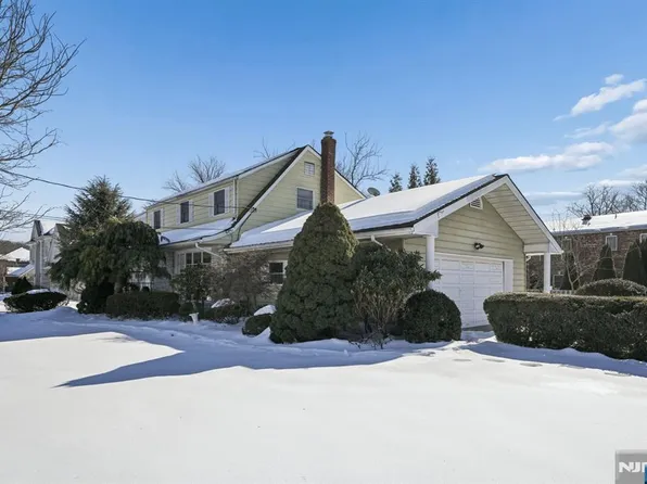 28 Holland Ave, Demarest, NJ 07627