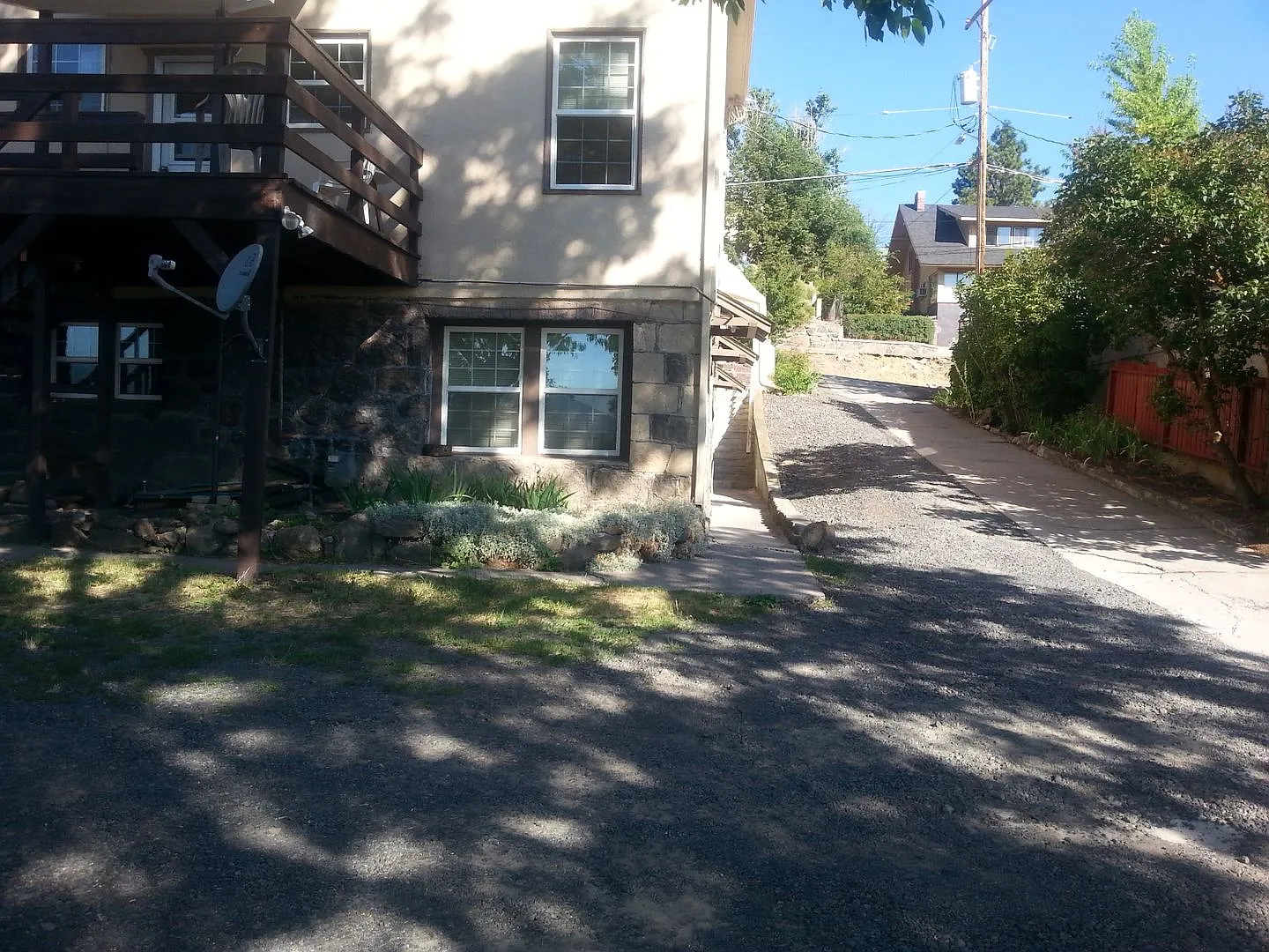 524 High #4 — Photo 3