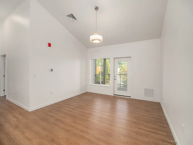 Sunshine Park Apartments — Photo 7