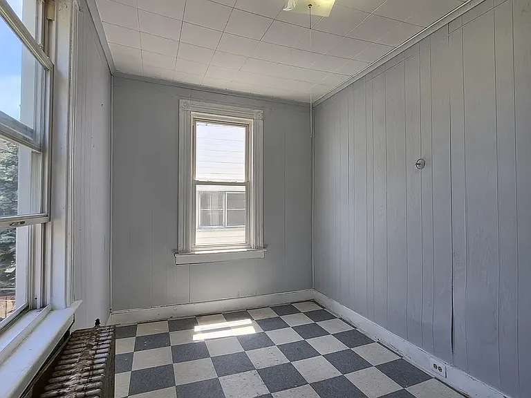 96 Brown Pl #A — Photo 11