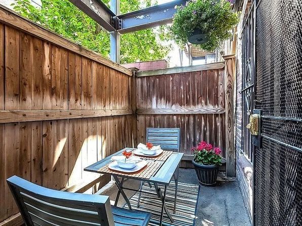 16 Symphony Rd APT 1