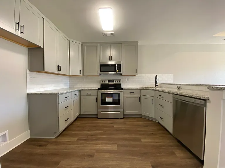 6228 Burbank Crossing Loop — Photo 11