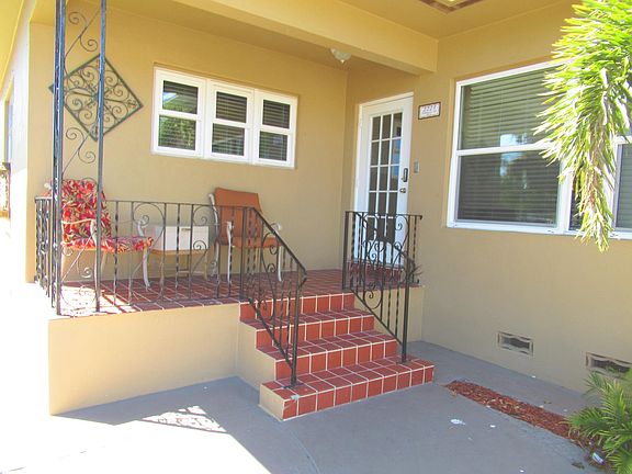 4th image of 2223 Fillmore St #3