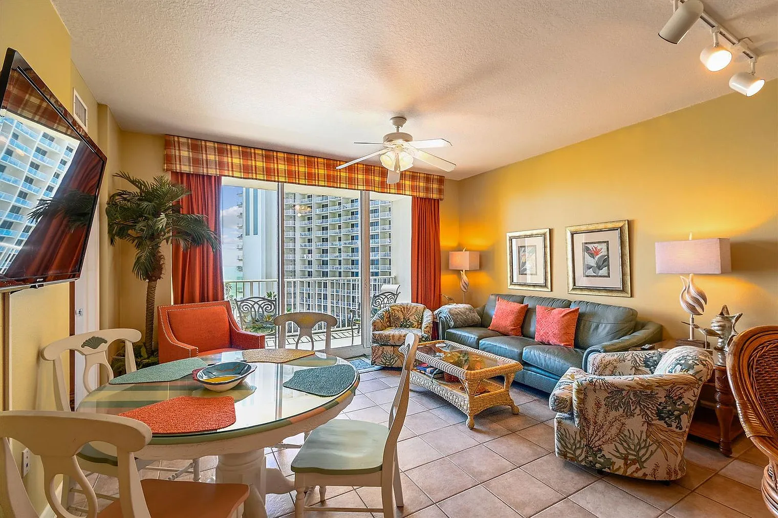 2 bed, 2.0 bath, 1184 sqft, $4,423 — Photo 2