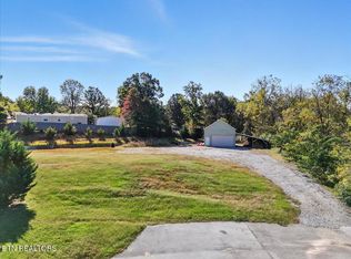 845 Quietlands Dr, Maryville, TN 37801