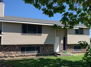 2306 W 25th Pl, Kennewick, WA 99337