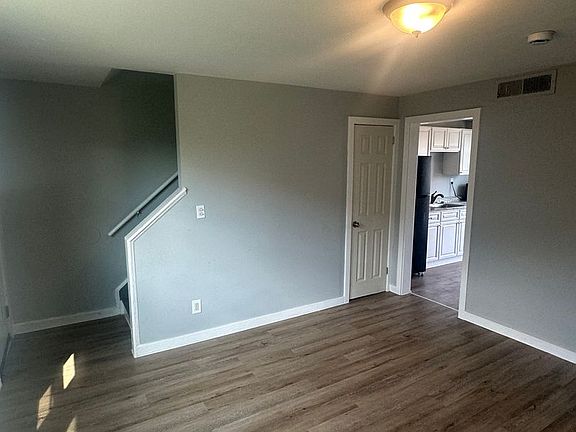 5th image of 92-102 Blackmore St #100