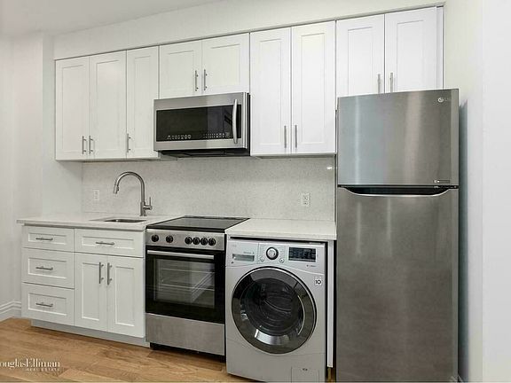4th image of 221 E 89th St APT 3A