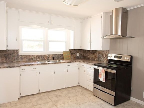 4th image of 1517 Briarwood St