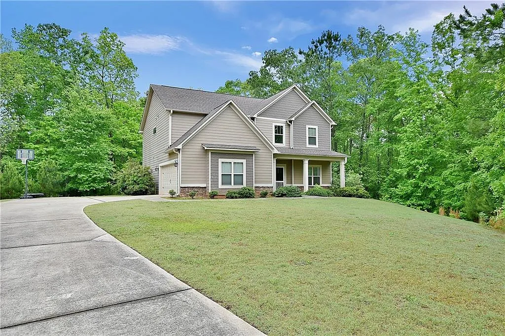 4 bed, 3.0 bath, 2653 sqft, $2,650 — Photo 2