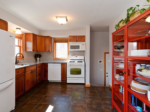 4th image of 4936 N Melvina Ave