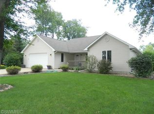 22661 Davis Dr, Three Rivers, MI 49093