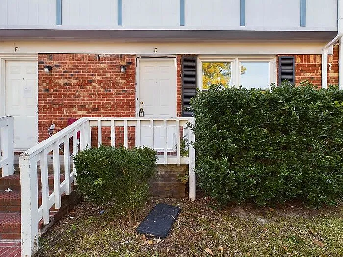 2 bed, 1.0 bath, 950 sqft, $1,150 — Photo 2