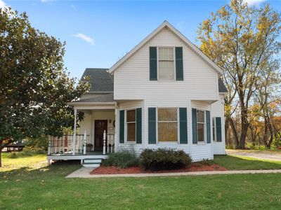 566 Glen Crossing Rd, Glen Carbon, IL, 62034