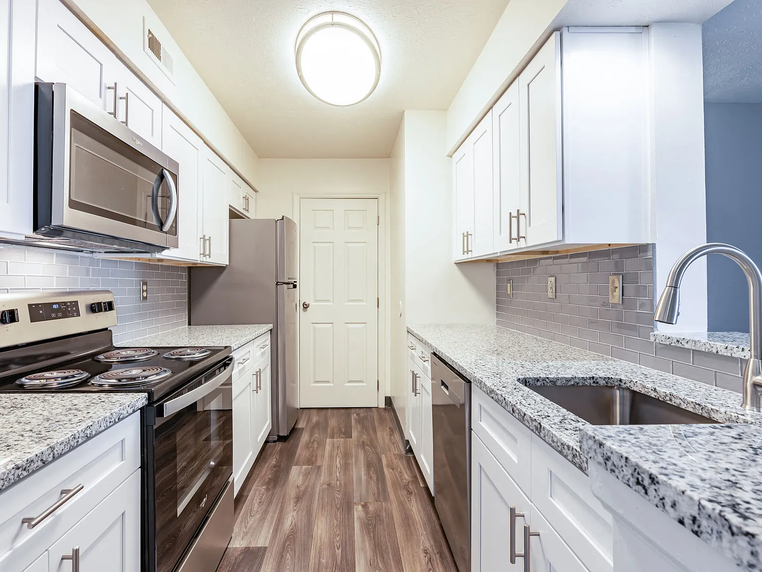 Hidden Lakes Apartment Homes — Photo 3