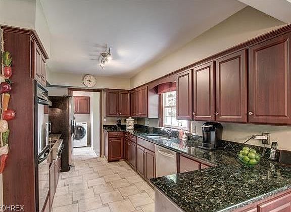 3rd image of 6725 Gates Mills Blvd