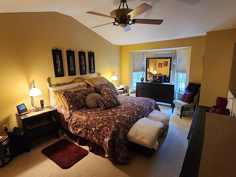 168 Pennsbury Ln — Photo 14
