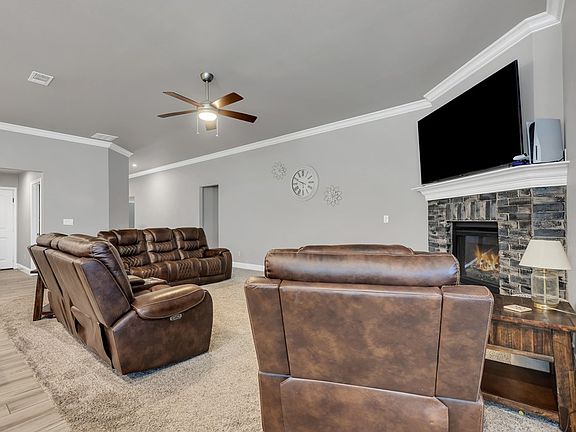 3rd image of 9014 Red Cliff Ave