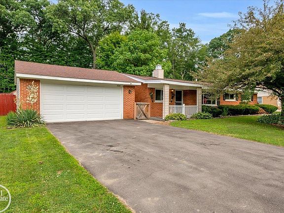 2nd image of 52161 Brentwood Dr