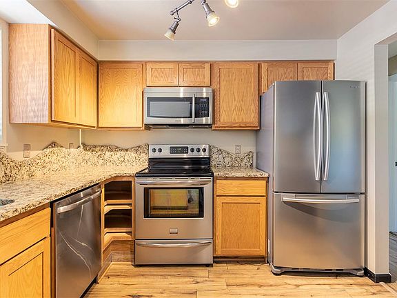 3rd image of 1610 E South Riverton Ave APT 203