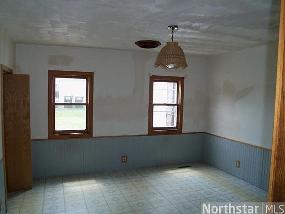 4th image of 200 S Eagle Street