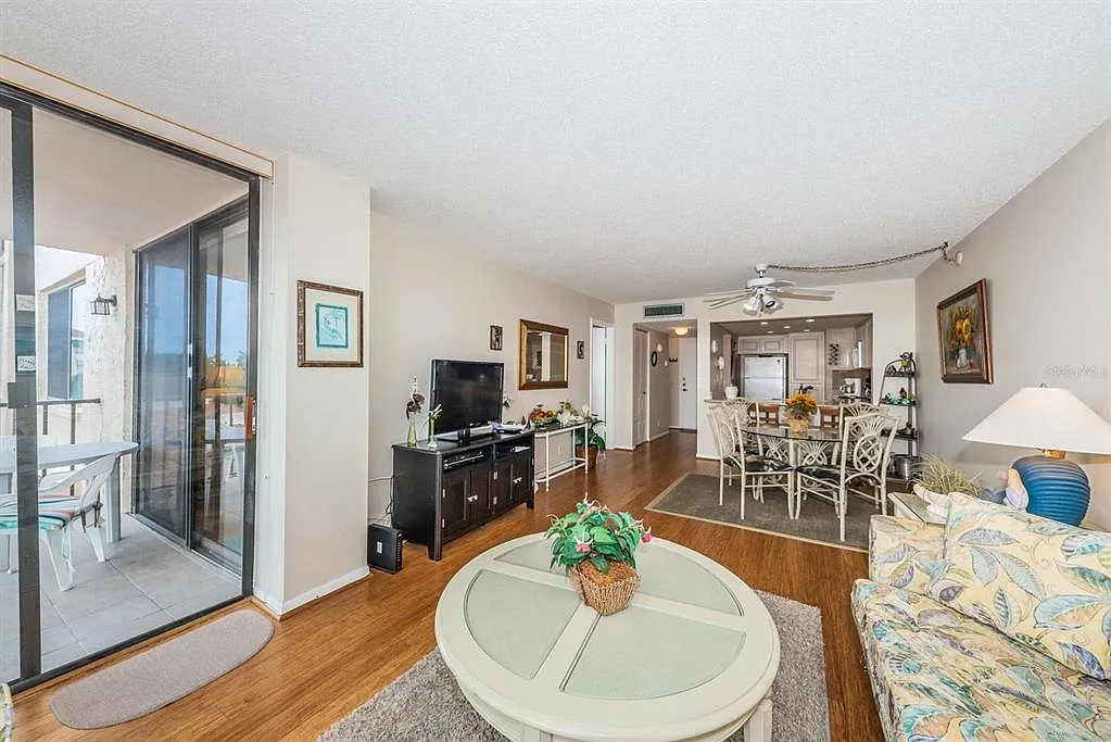 1 bed, 1.5 bath, 780 sqft, $3,810 — Photo 4