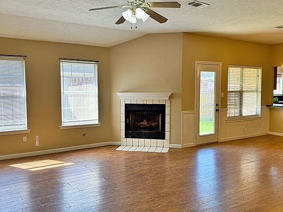 2nd image of 2408 Carnation Ct