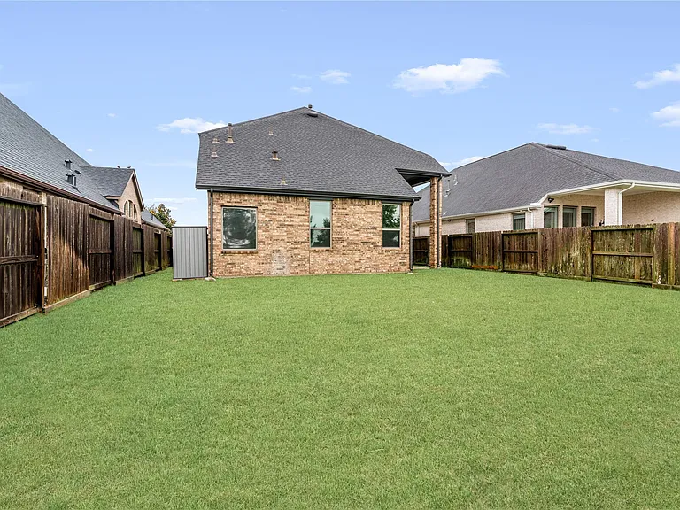 4702 Primrose Valley Ln — Photo 36
