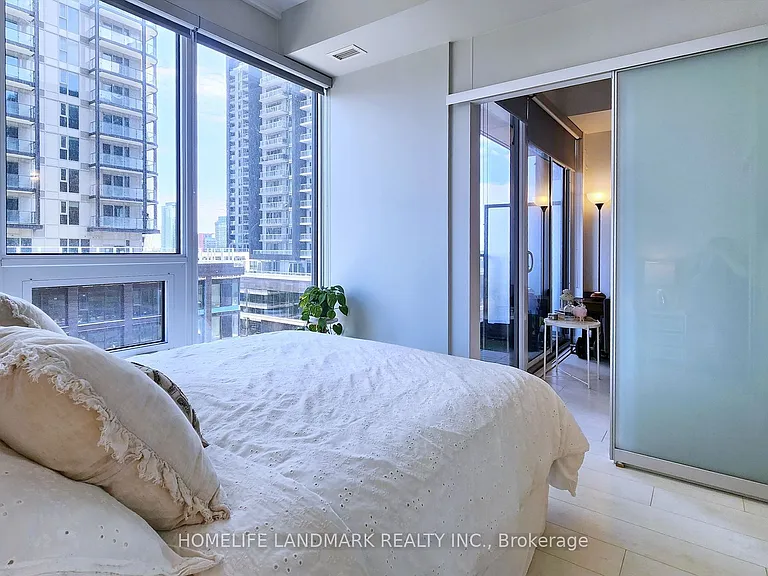 19 Western Battery Rd #703 — Photo 16