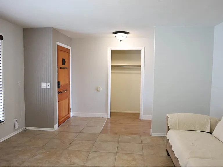 4073 Foothill Dr — Photo 3